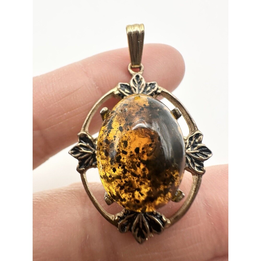 Vintage Natural Amber Pendant Gold Tone